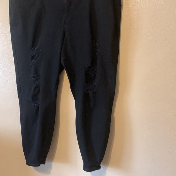 Torrid size 26 Sky High Skinny black ripped denim jeans stretchy - Picture 2 of 5